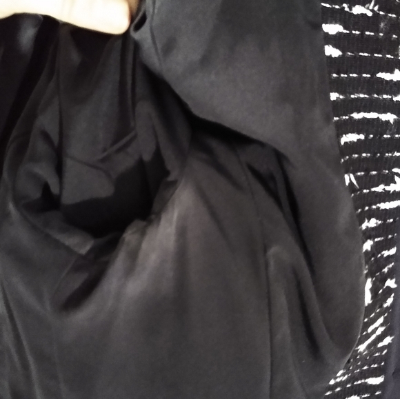 EPISODE Black and White Textured Blazer - Picture 2 of 6